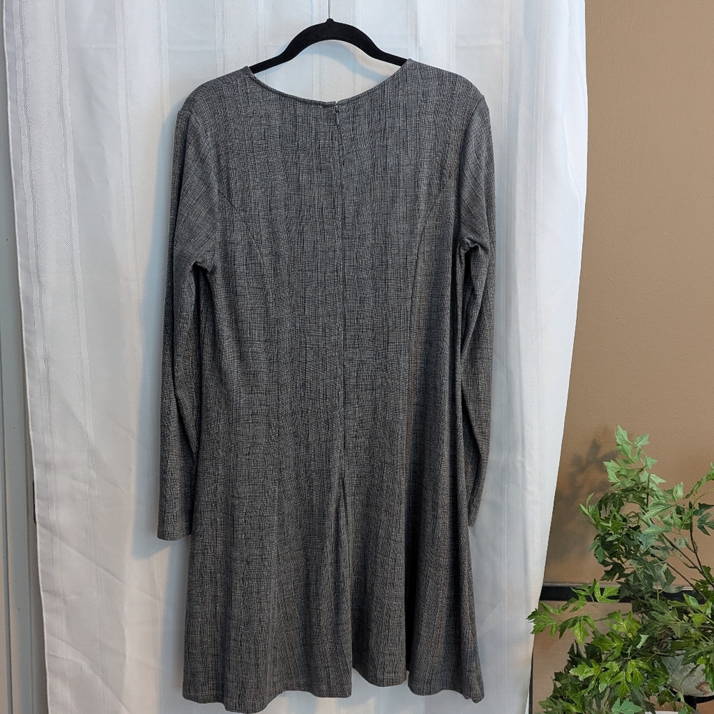 Lila Rose Charcoal Long Sleeve Dress. Size Large. - Picture 6 of 6